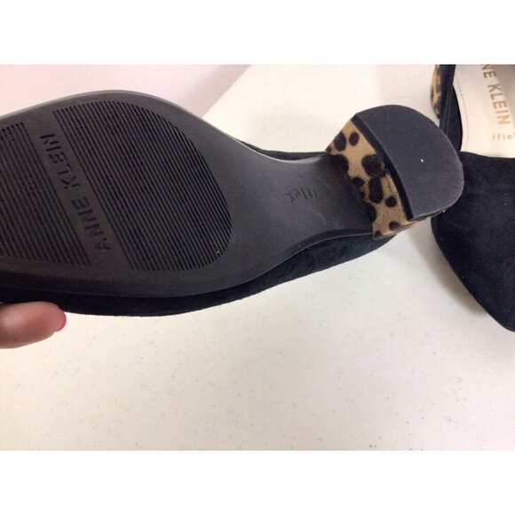 Anne Klein Black Heels with Leopard Accent - Picture 4 of 7
